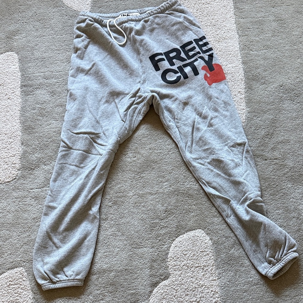 freecity Light Gray Joggers with Red Accent